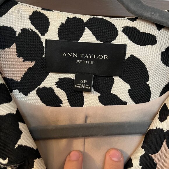 Ann Taylor Cheetah Long Blazer Overcoat Size Small Petite - Picture 4 of 4